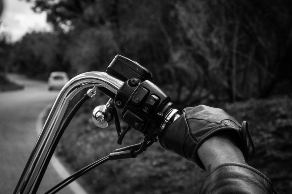 Son obligatorios los guantes para moto